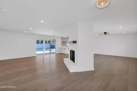 Living - 501 W Seldon Ln, Phoenix, AZ 85021 photo 2 of 8