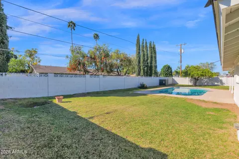 Exterior - 501 W Seldon Ln, Phoenix, AZ 85021 photo 8 of 9
