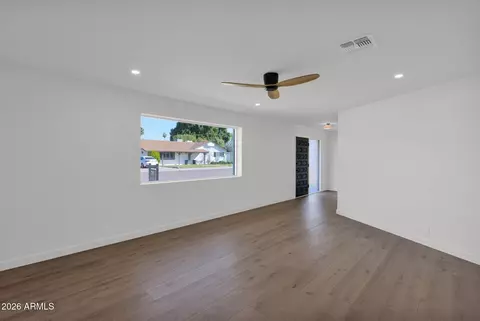 Living - 501 W Seldon Ln, Phoenix, AZ 85021 photo 6 of 8