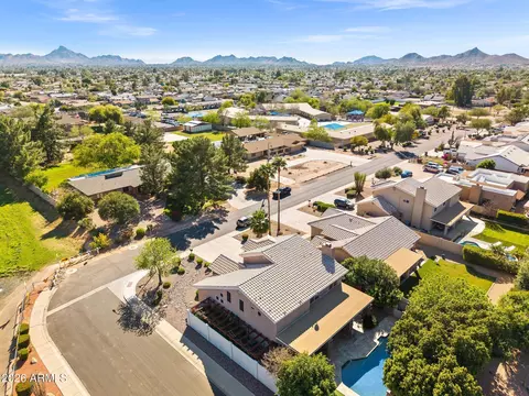 View/Area - 4162 E Whitney Ln, Phoenix, AZ 85032 photo 3 of 4
