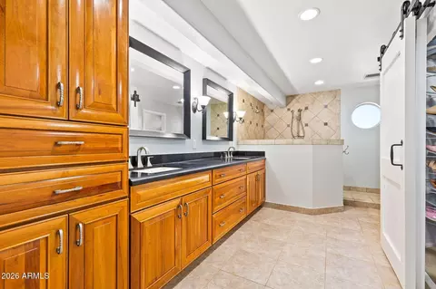 Bath - 4162 E Whitney Ln, Phoenix, AZ 85032 photo 2 of 4