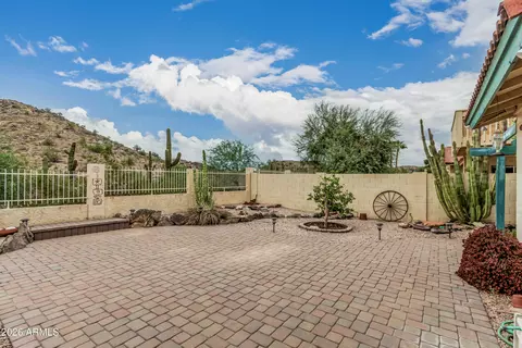 Exterior - 9426 S 43rd Pl, Phoenix, AZ 85044 photo 6 of 10