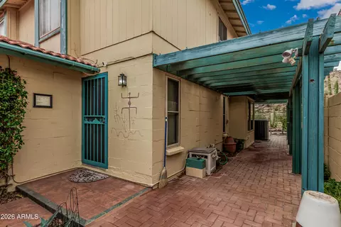 Exterior - 9426 S 43rd Pl, Phoenix, AZ 85044 photo 9 of 10