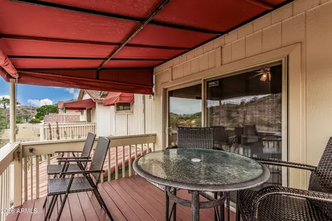 Exterior - 9426 S 43rd Pl, Phoenix, AZ 85044 photo 2 of 10