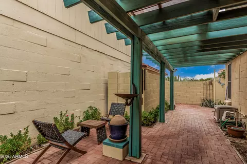 Exterior - 9426 S 43rd Pl, Phoenix, AZ 85044 photo 7 of 10