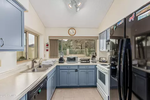 Kitchen - 9426 S 43rd Pl, Phoenix, AZ 85044 photo 1 of 3