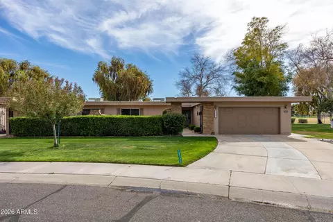 10345 W Willowbrook Dr, Sun City, AZ 85373