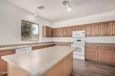 Kitchen - 4449 E Dublin St, Gilbert, AZ 85295 photo 1 of 3