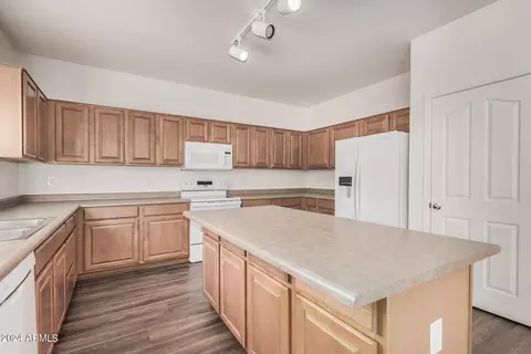 Kitchen - 4449 E Dublin St, Gilbert, AZ 85295 photo 3 of 3