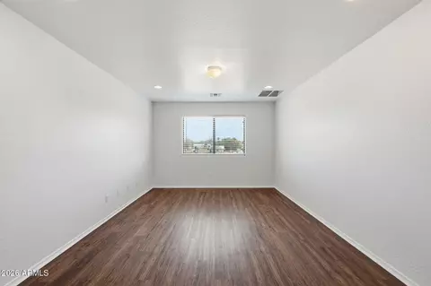 7221 S 37th Dr, Phoenix, AZ 85041 photo 9