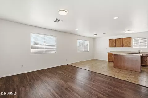 7221 S 37th Dr, Phoenix, AZ 85041 photo 12