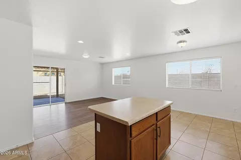 7221 S 37th Dr, Phoenix, AZ 85041 photo 17