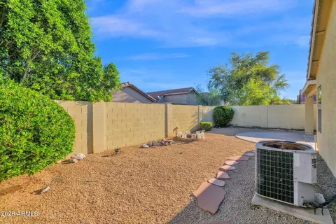 Exterior - 1074 E Arabian Dr, Gilbert, AZ 85296 photo 5 of 7