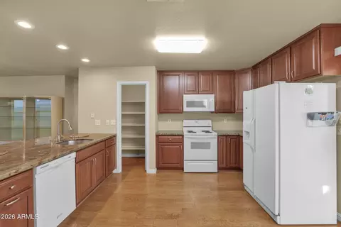 Kitchen - 1074 E Arabian Dr, Gilbert, AZ 85296 photo 6 of 6