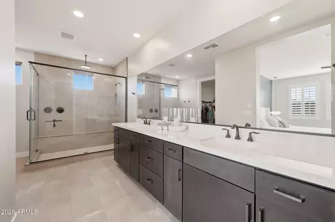 Bath - 2209 E Fallen Leaf Ln, Phoenix, AZ 85024 photo 5 of 6