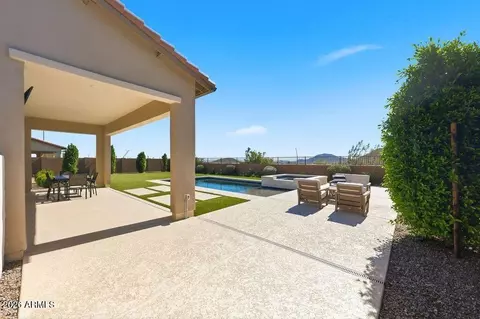 Exterior - 2209 E Fallen Leaf Ln, Phoenix, AZ 85024 photo 2 of 5