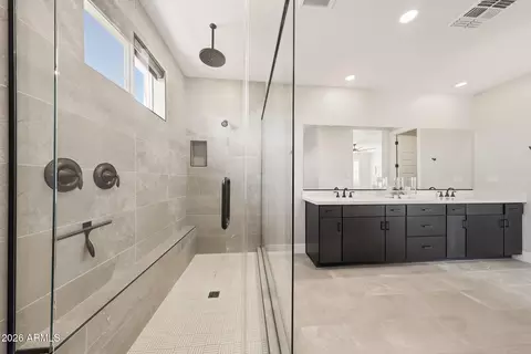 Bath - 2209 E Fallen Leaf Ln, Phoenix, AZ 85024 photo 6 of 6