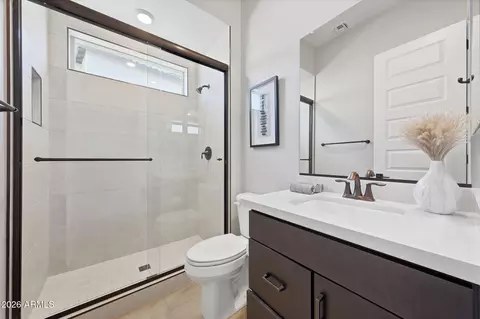 Bath - 2209 E Fallen Leaf Ln, Phoenix, AZ 85024 photo 1 of 6