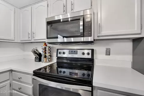 Kitchen - 4844 E Mcneil St #5, Phoenix, AZ 85044 photo 3 of 4