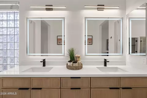 Bath - 928 W Juniper Ave, Gilbert, AZ 85233 photo 4 of 4