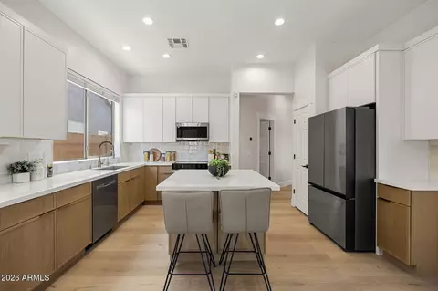 Kitchen - 928 W Juniper Ave, Gilbert, AZ 85233 photo 3 of 6