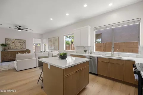 Kitchen - 928 W Juniper Ave, Gilbert, AZ 85233 photo 4 of 6