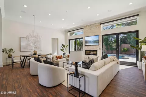 Living - 3225 E Sells Dr, Phoenix, AZ 85018 photo 1 of 2
