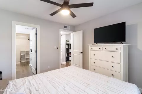 Bedroom - 1449 E Highland Ave #25, Phoenix, AZ 85014 photo 2 of 4