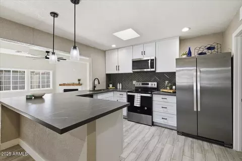 2612 N 31st St, Phoenix, AZ 85008