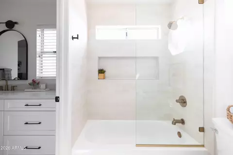 Bath - 4430 E Cathedral Rock Dr, Phoenix, AZ 85044 photo 5 of 8