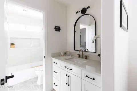 Bath - 4430 E Cathedral Rock Dr, Phoenix, AZ 85044 photo 3 of 8
