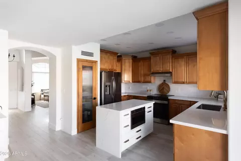 Kitchen - 4430 E Cathedral Rock Dr, Phoenix, AZ 85044 photo 4 of 5