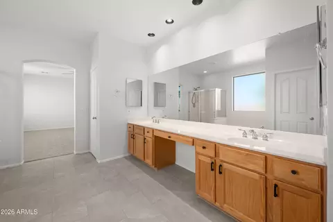 Bath - 486 E Windsor Dr, Gilbert, AZ 85296 photo 1 of 5