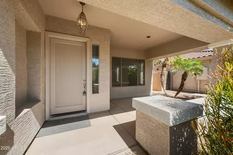 Exterior - 486 E Windsor Dr, Gilbert, AZ 85296 photo 4 of 8