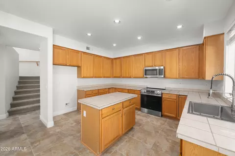 Kitchen - 486 E Windsor Dr, Gilbert, AZ 85296 photo 4 of 4