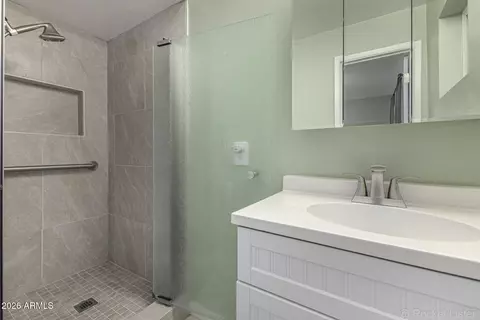 Bath - 5416 E Baltimore St, Mesa, AZ 85205 photo 2 of 3