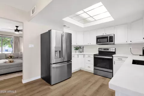 Kitchen - 508 W Sequoia Dr, Phoenix, AZ 85027 photo 1 of 3