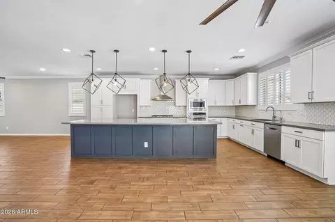 Kitchen - 1682 S Henry Ln, Gilbert, AZ 85295 photo 5 of 5