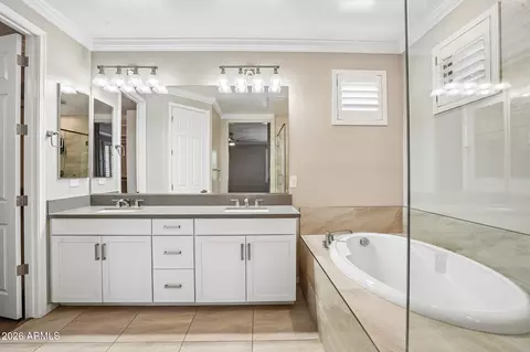 Bath - 1682 S Henry Ln, Gilbert, AZ 85295 photo 2 of 6