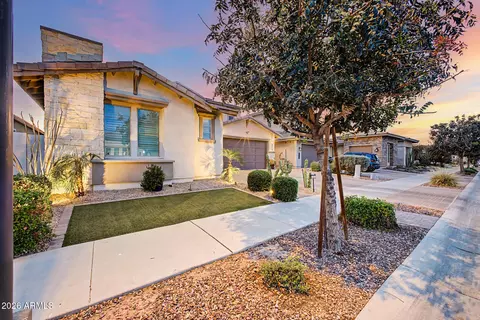 Exterior - 1682 S Henry Ln, Gilbert, AZ 85295 photo 13 of 20