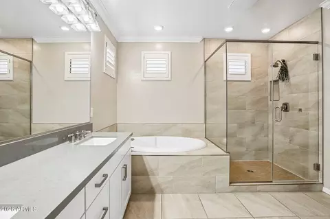 Bath - 1682 S Henry Ln, Gilbert, AZ 85295 photo 3 of 6