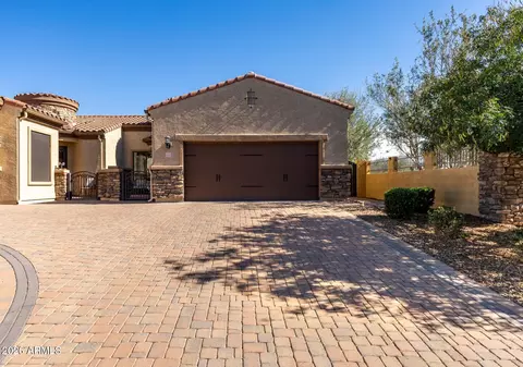 1805 N Red Clf, Mesa, AZ 85207 photo 2