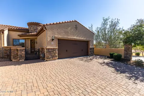 1805 N Red Clf, Mesa, AZ 85207