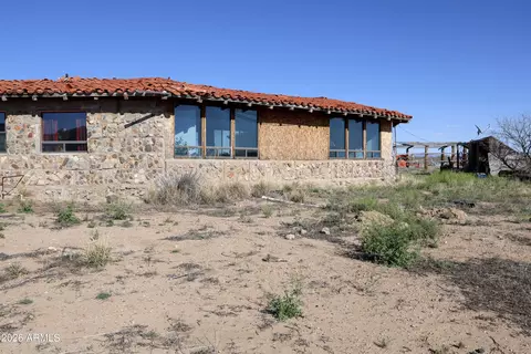 5555 E Singing Arrow Ln, Willcox, AZ 85643 photo 4
