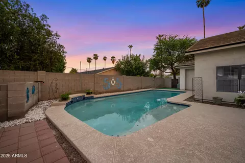 Exterior - 522 W Marlette Ave, Phoenix, AZ 85013 photo 6 of 6