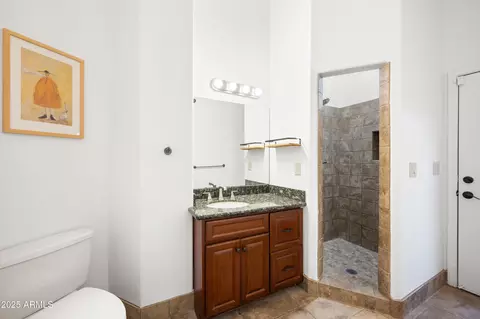 Bath - 522 W Marlette Ave, Phoenix, AZ 85013 photo 6 of 7