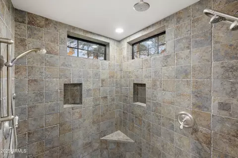 Bath - 522 W Marlette Ave, Phoenix, AZ 85013 photo 3 of 7