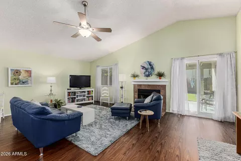 Living - 10016 N 65th Ln, Glendale, AZ 85302 photo 1 of 1