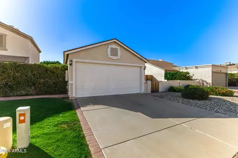 Exterior - 10016 N 65th Ln, Glendale, AZ 85302 photo 2 of 5