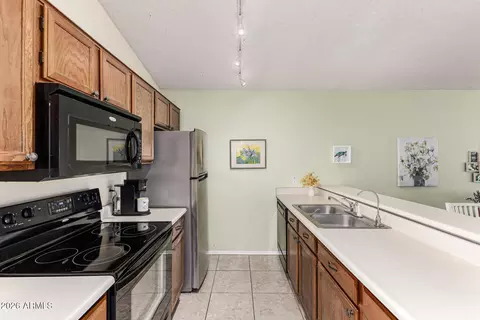 Kitchen - 10016 N 65th Ln, Glendale, AZ 85302 photo 1 of 1